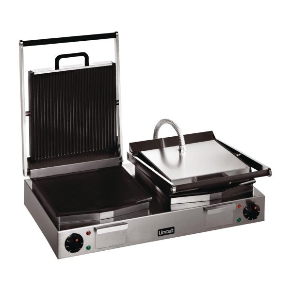 Ribbed upper and smooth lower plates.Power:2x2.25kW