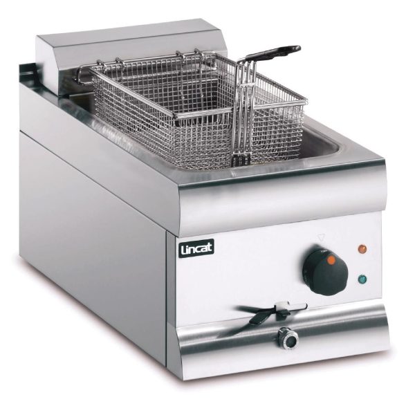 9kW. Oil Capacity: 9Ltr. Chip Output: up to 30kg/hr