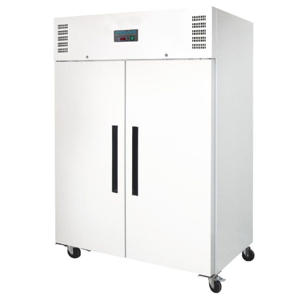 600W. Total usable capacity: 770 Ltr. R290