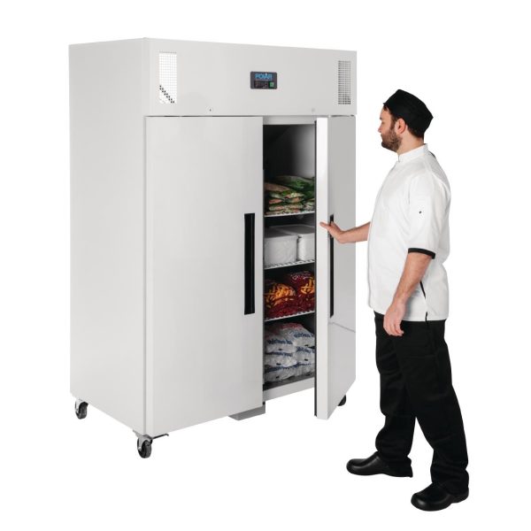 700W. Total usable capacity: 770 Ltr. R290