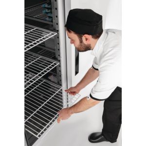 700W. Total usable capacity: 770 Ltr. R290