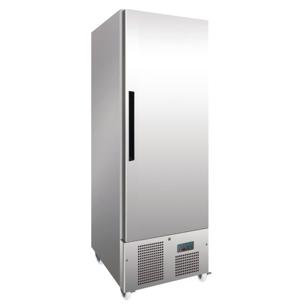 600W. Total usable capacity: 313 Ltr. R290