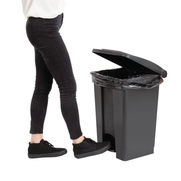 Material: Polypropylene. Capacity: 45Ltr