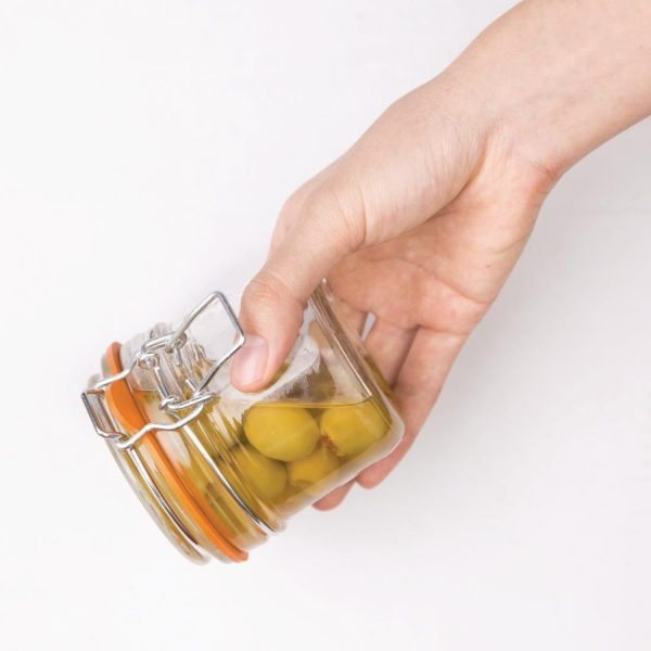 Capacity: 200ml. Material: Glass