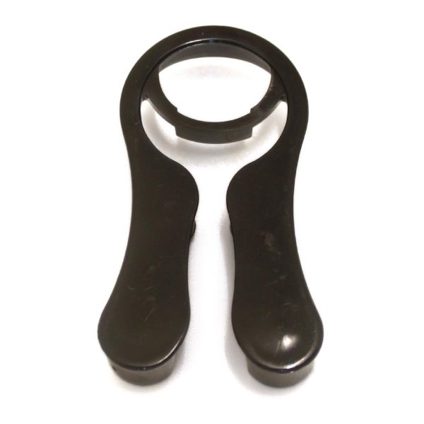 Cleanly removes wine bottle foils