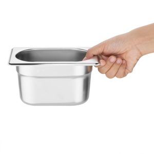 6 x 1/9 GN pans (6 x K825) and lids. 100mm deep. For use with wire stand (CC051).