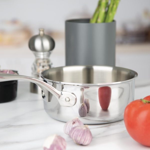Size: 200(Ø)mm. Material: Stainless Steel and Aluminium. Induction Compatible. Lid: Y424
