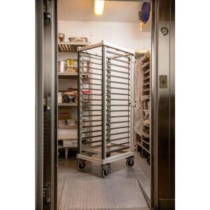 Cambro Ultimate Full Height Bakery Trolley 600x400mm
