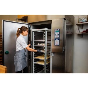 Cambro Ultimate Full Height Bakery Trolley 600x400mm